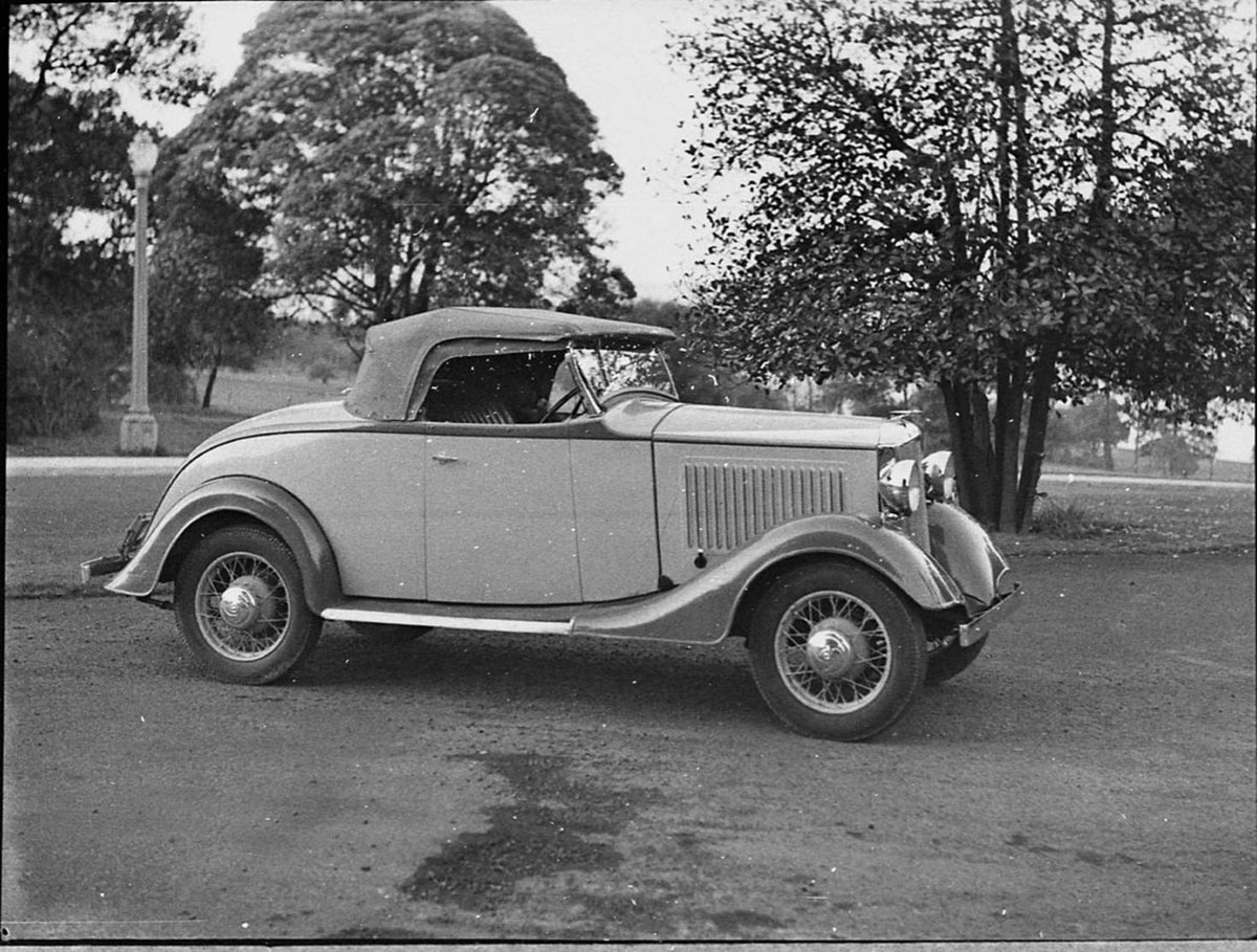 1934 ASX Light Six 14 hp Vauxhall roadster car body by Holdens taken for Liberty Motors (1937)