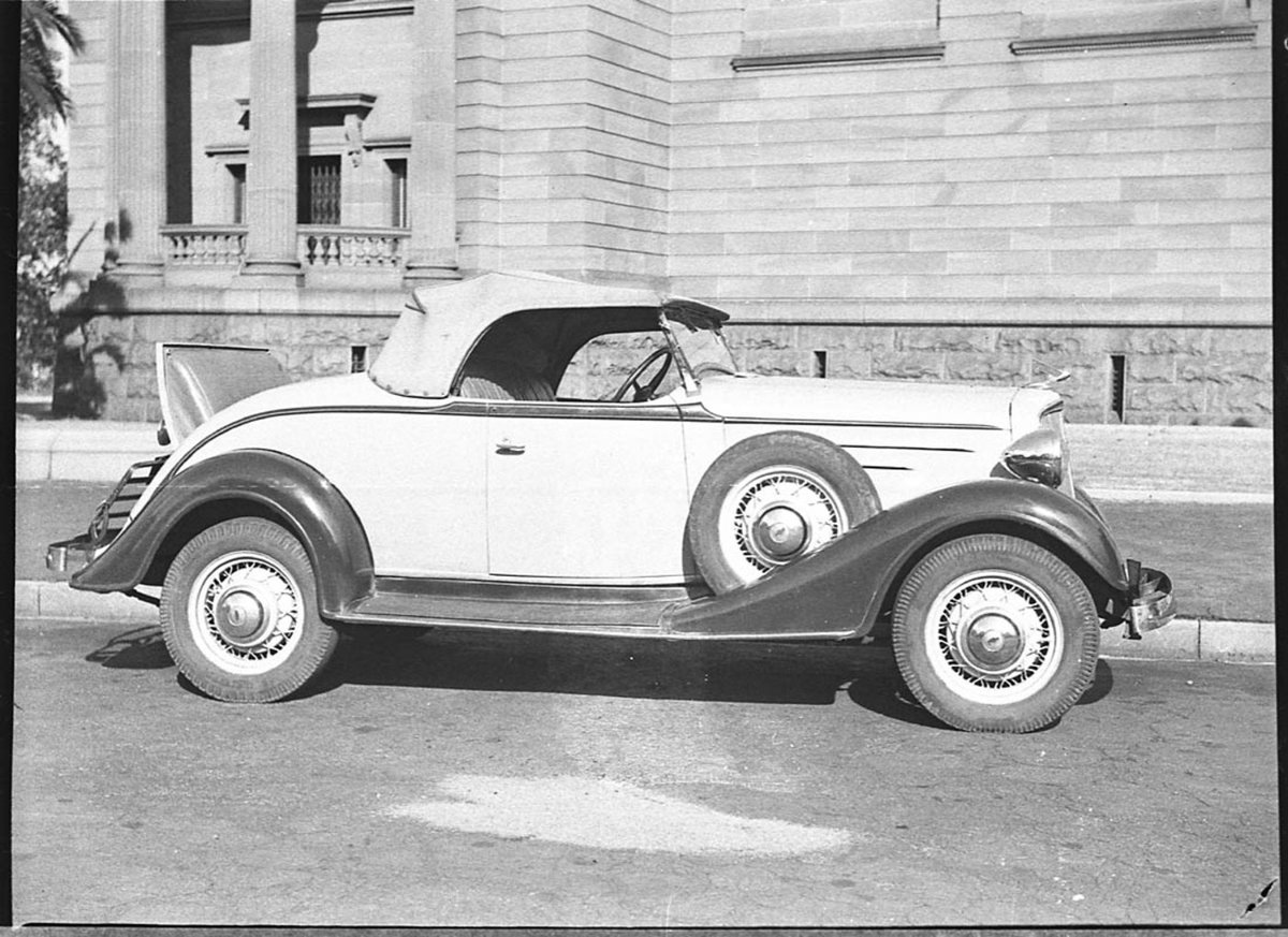 1935 Chevrolet Master Roadster taken for Liberty Motors for Telegraph classified ads (1937)