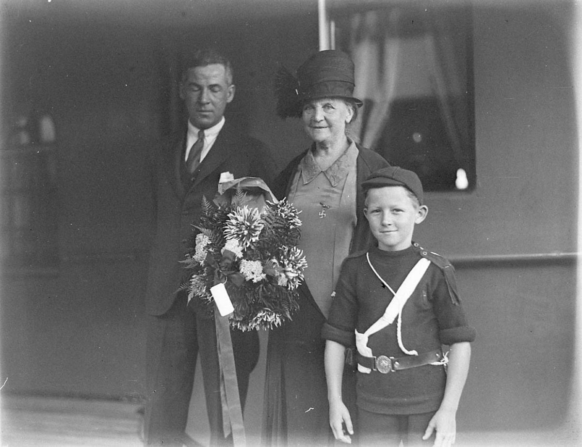 1st Petersham scout cub farewells Miss CharlesFairfax leaving for London on the Narkunda 8 February 1928