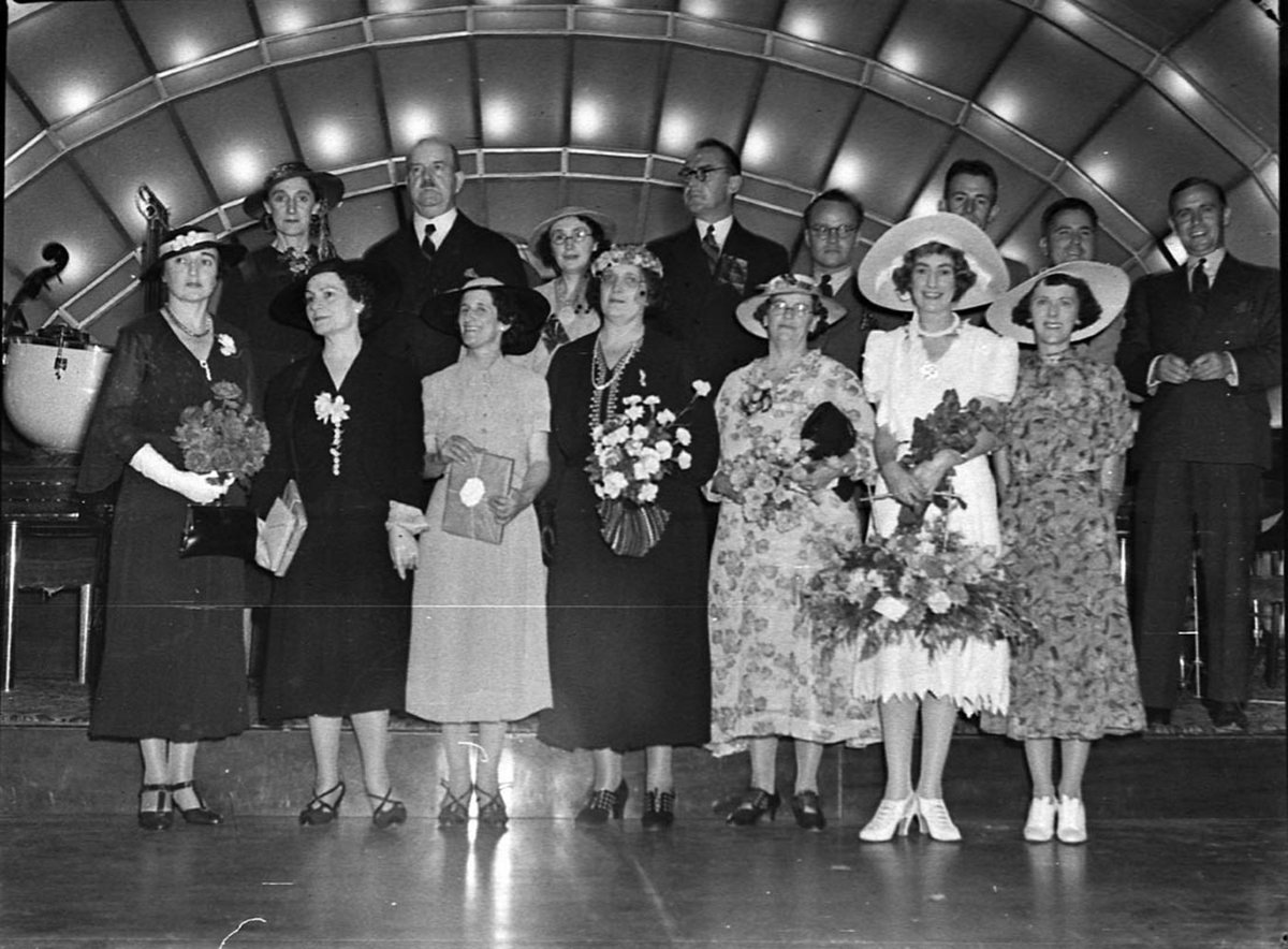2CH Christmas party Trocadero, Sydney (1937)