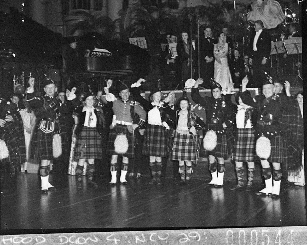 2CH Old Time Dance at the Town Hall Highland dancing display, Sydney city centre (1938)