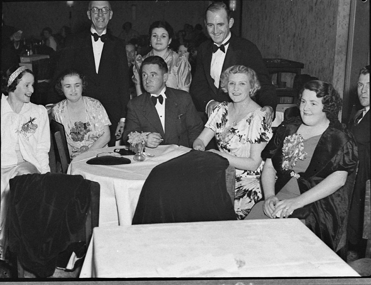 2CH Old Time Dance at Trocadero, Sydney (1937)