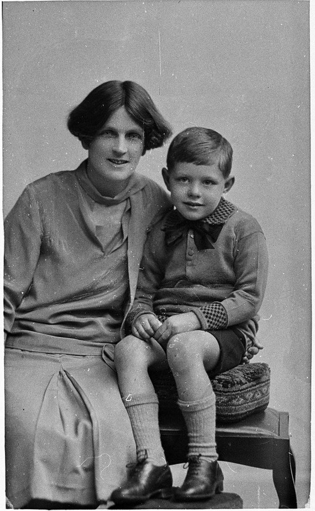 Boy and girl (1927–32)
