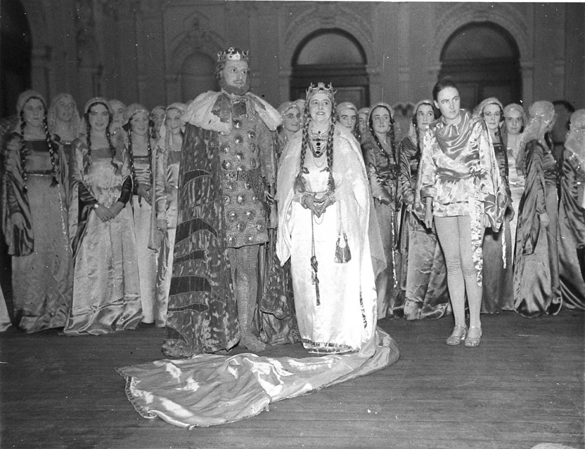 A medieval king and queen and attendants (c. 1932)