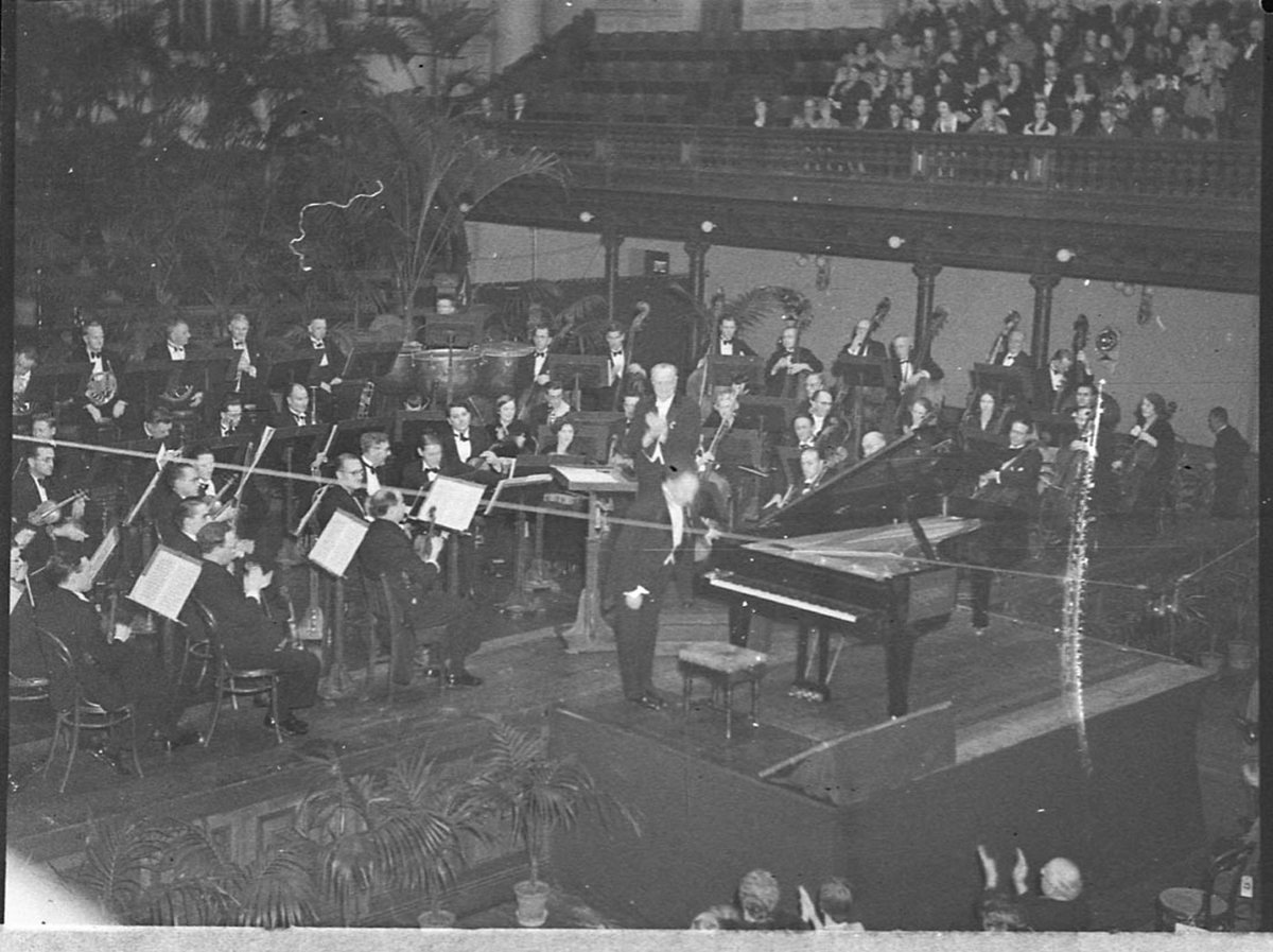 ABC Town Hall Rubenstein Concert, Sydney city centre (1937)