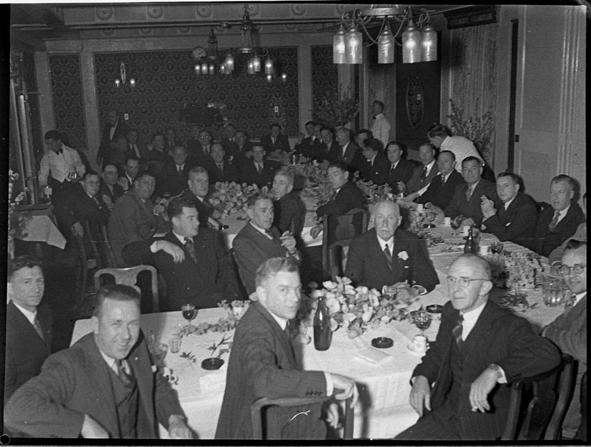 Acme Kings Union Theatres dinner at Ushers (1947)