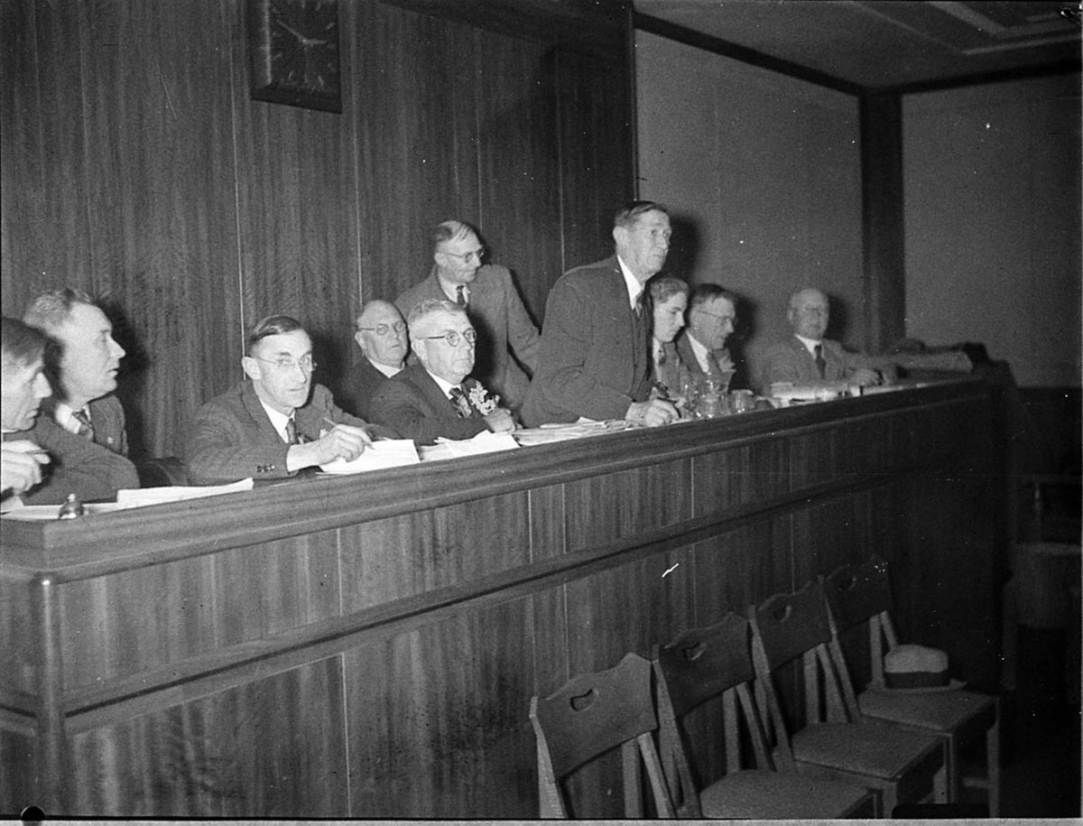Advertisers or newspapermens or farmers conference (1944)
