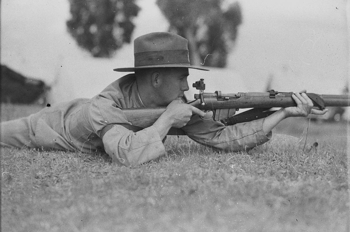AE James of Bathurst Club on 400 yard mound (1934)