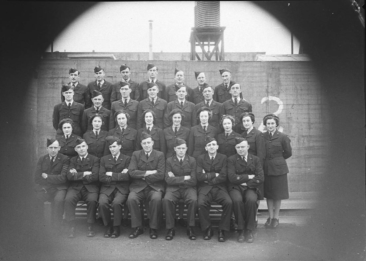 Air Force dental mechanics at Ultimo WO Trulove (1942)