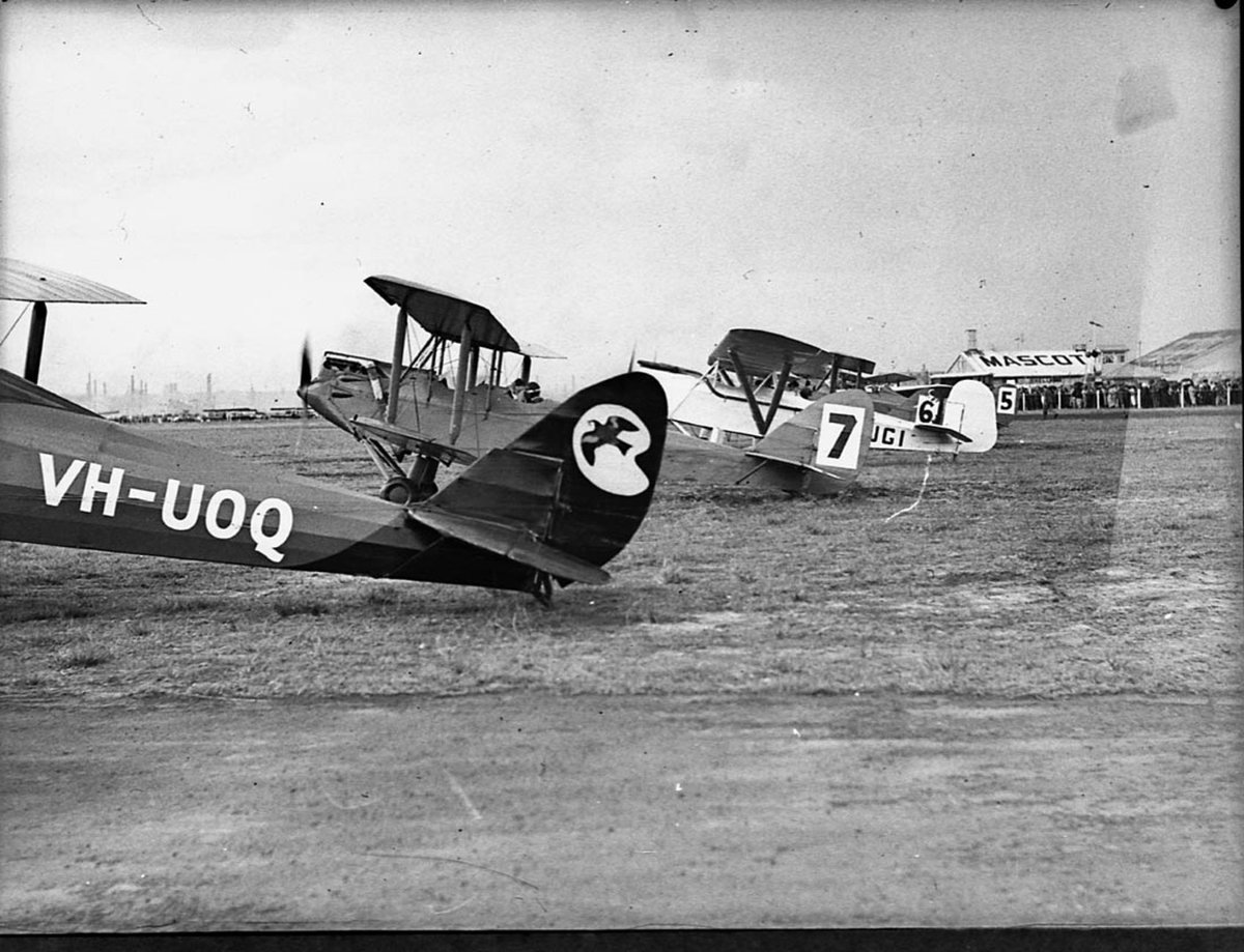 Air pageant at Mascot Aerodrome (1938)