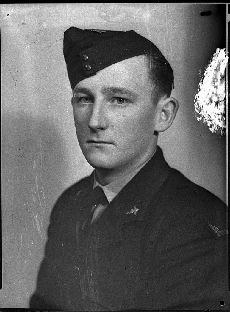 Airman taken for Mr HL Else Cundletown NSW (1947)