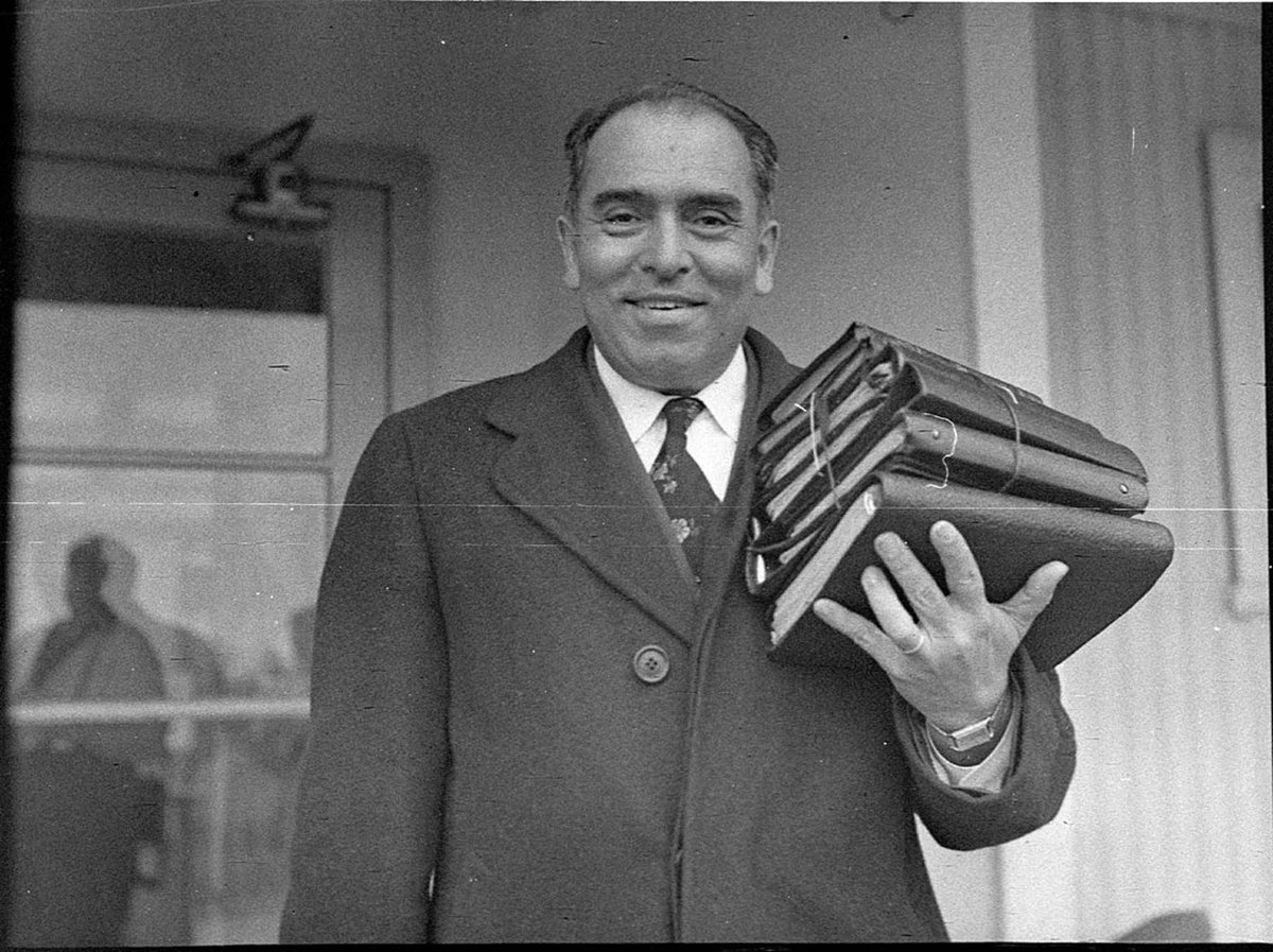 Arrival of Dr Appelman American evangelist (1947)