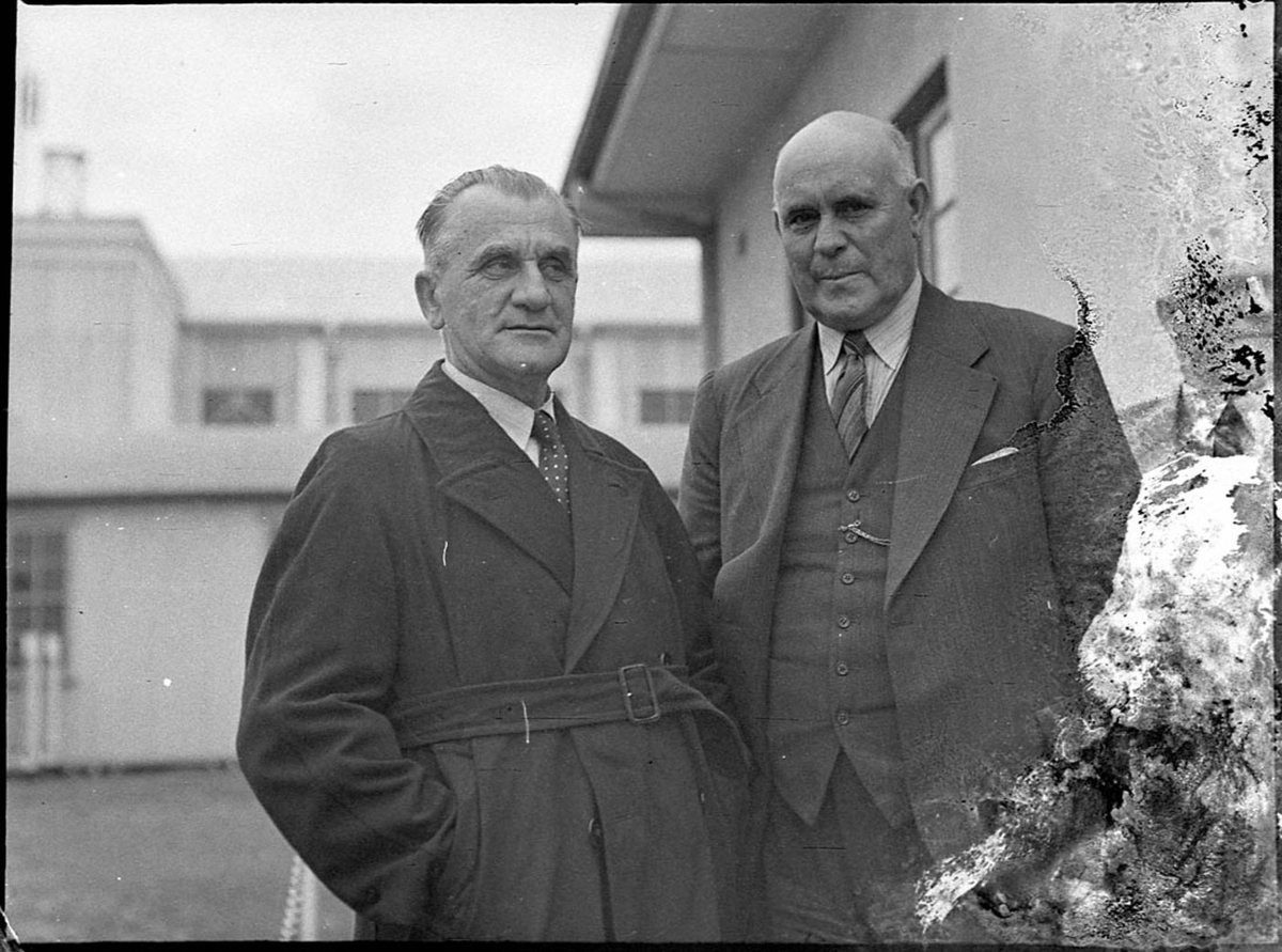 Arrival of General Sir Thomas Blamey from Middle East at Rose Bay air base (1941)