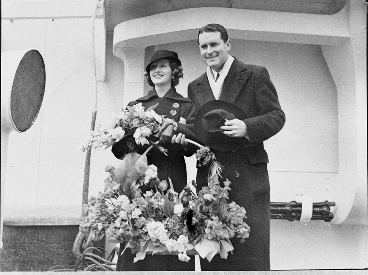 Arrival of Lloyd Hughes taken for British Empire Films (1937)