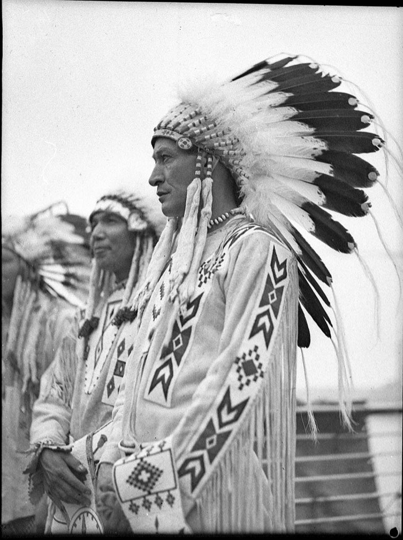 Arrival of Red Indians by Niagara (1939)