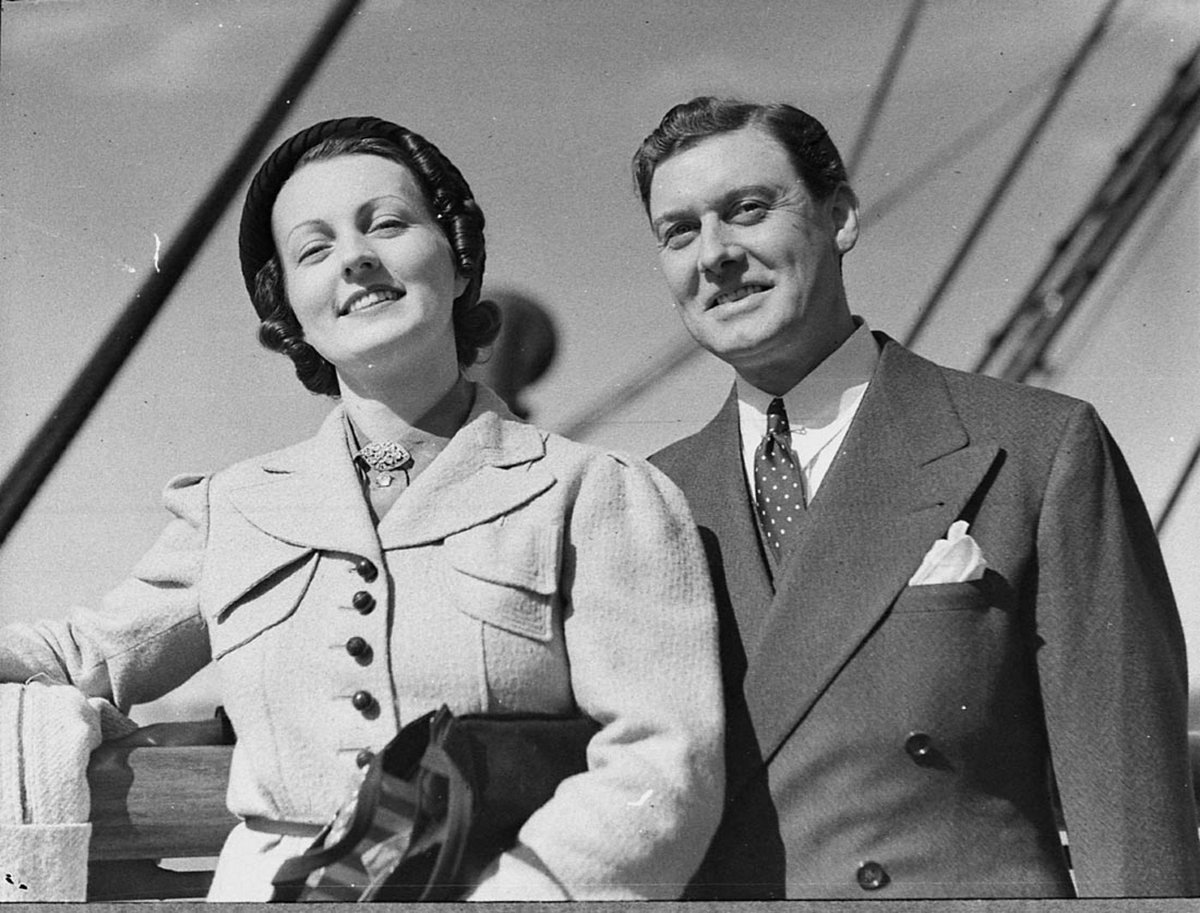Arrivals by Monterey Miss Adams and Mr Halliday taken for JC Williamson, Sydney (1937)
