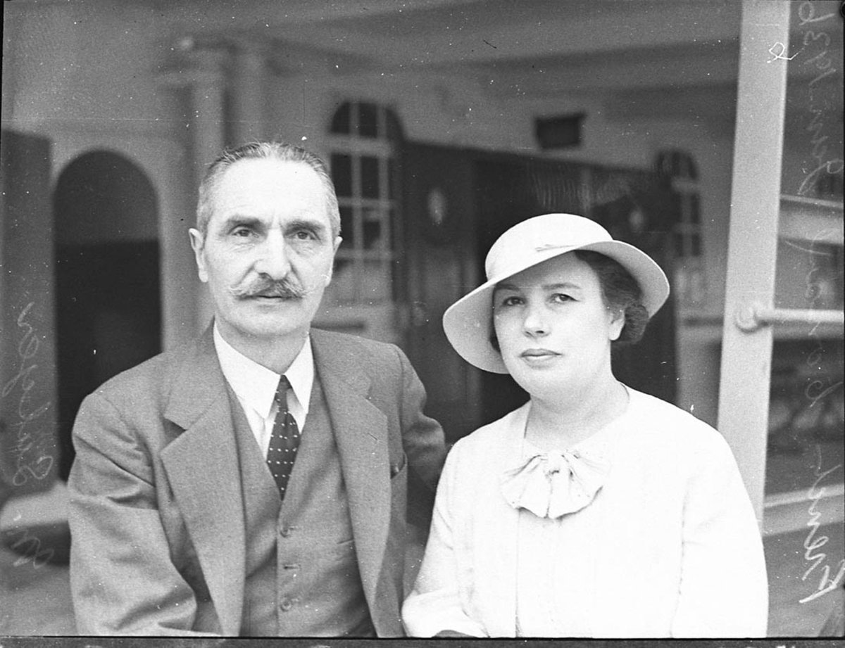 Arrivals by Mariposa Zane Grey party Lillian Pertka Harry Langdon Mr Mrs Goddard Mr Mrs Cecil Marks Mr Keene (1935)