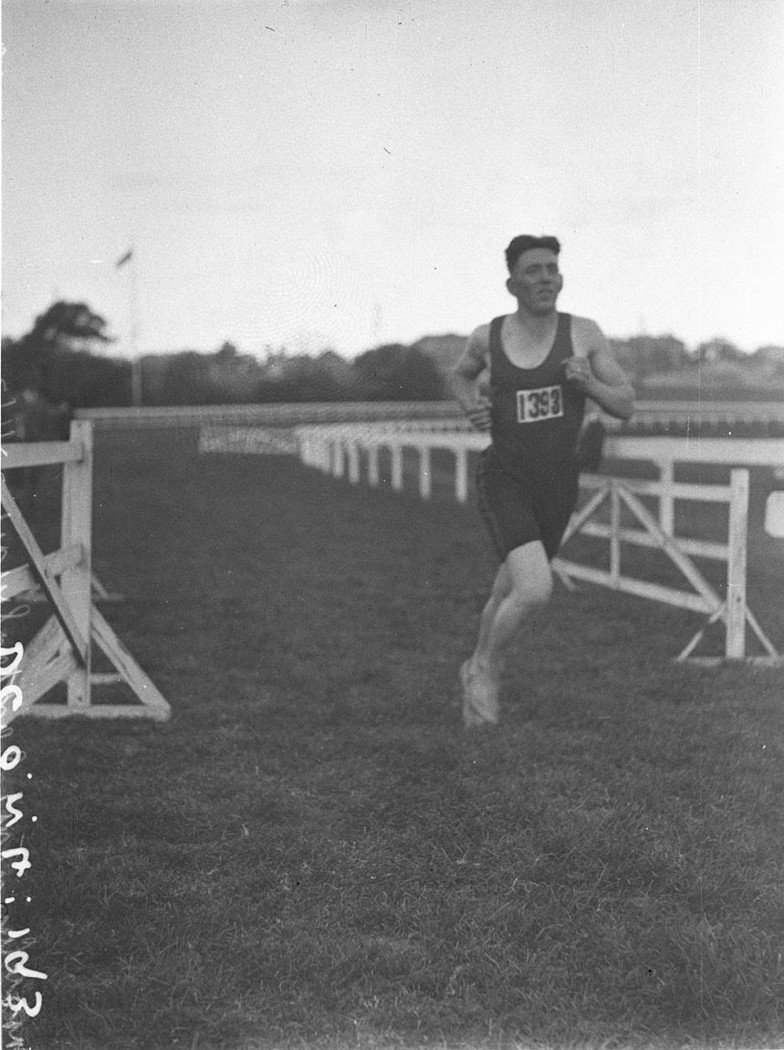 At the finish (1934)