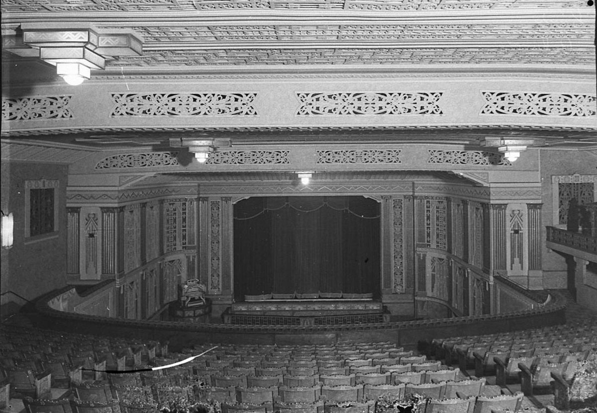 Auburn Civic view to stage, 1942