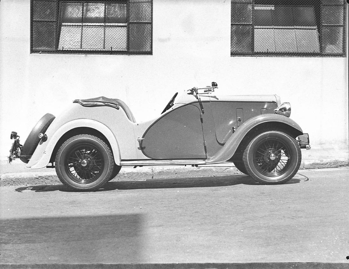 Austin car taken for Telegraph classified ads (1936)