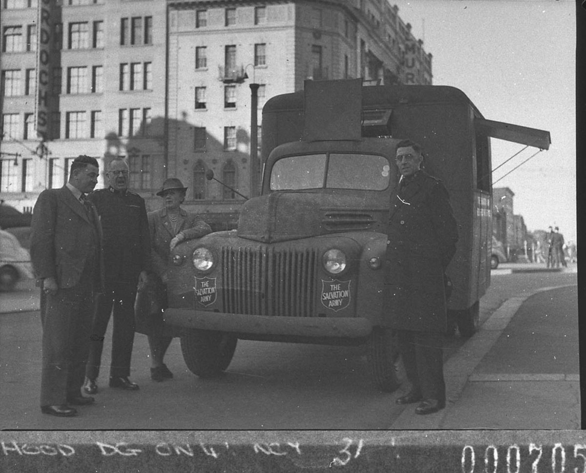 Australian Comforts Fund Salvation Army canteen truck outside the Sydney Town Hall taken for Australian Comforts Fund, Sydney city centre (1944)