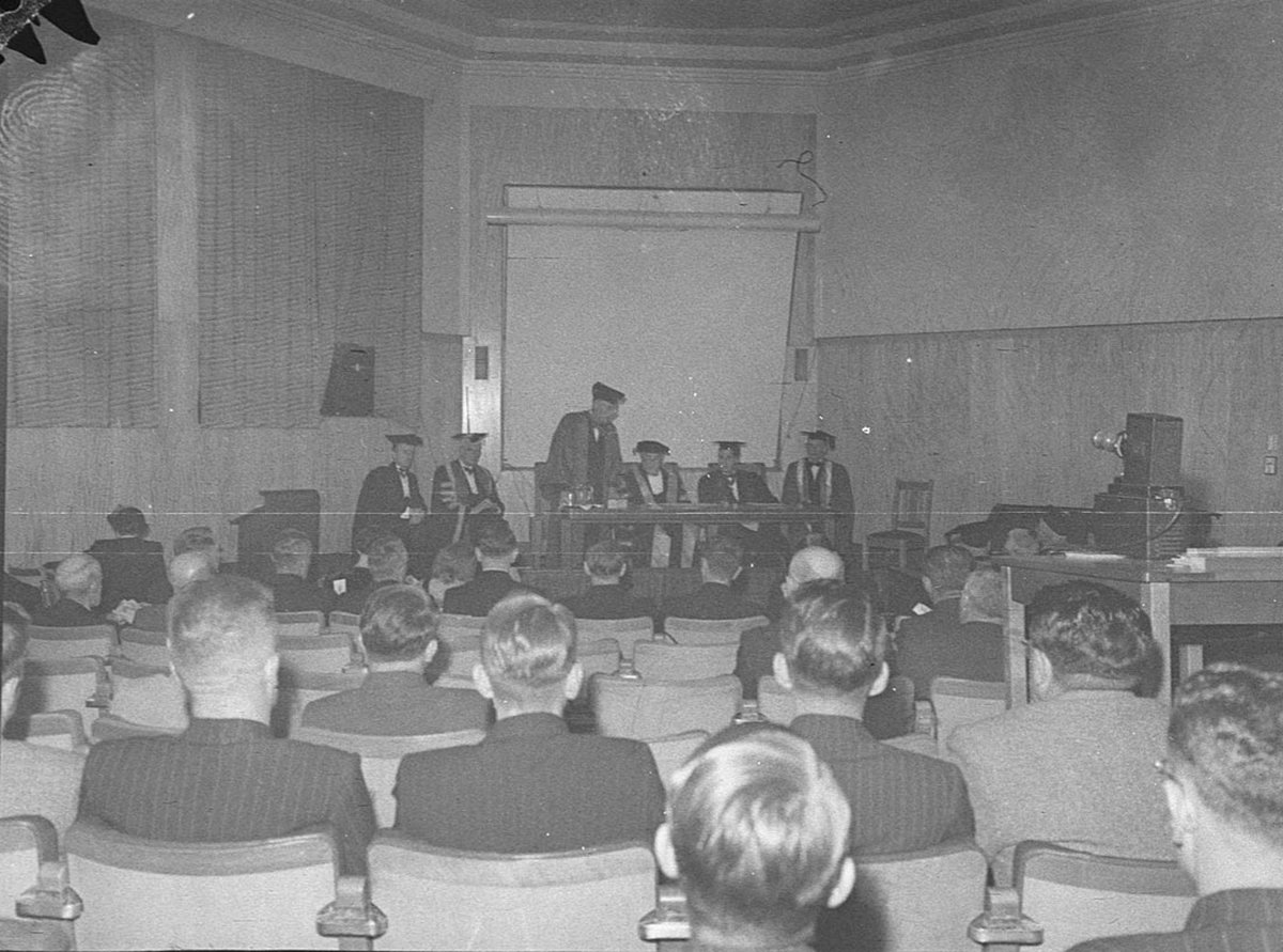 Australian Dental Conference presentation of degrees (1950)