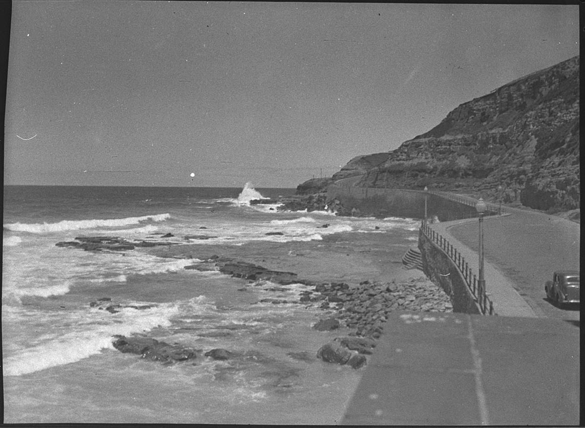 Beach (1952)
