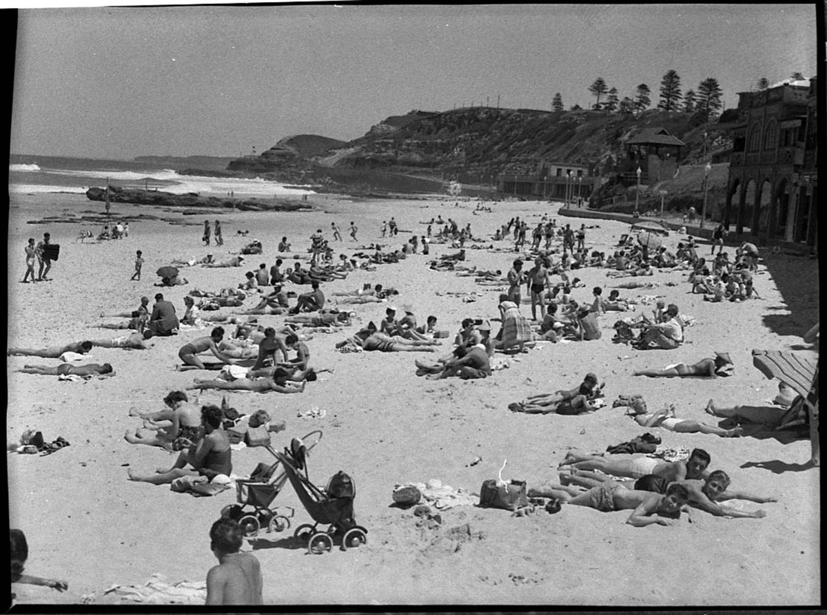 Beach (1955)