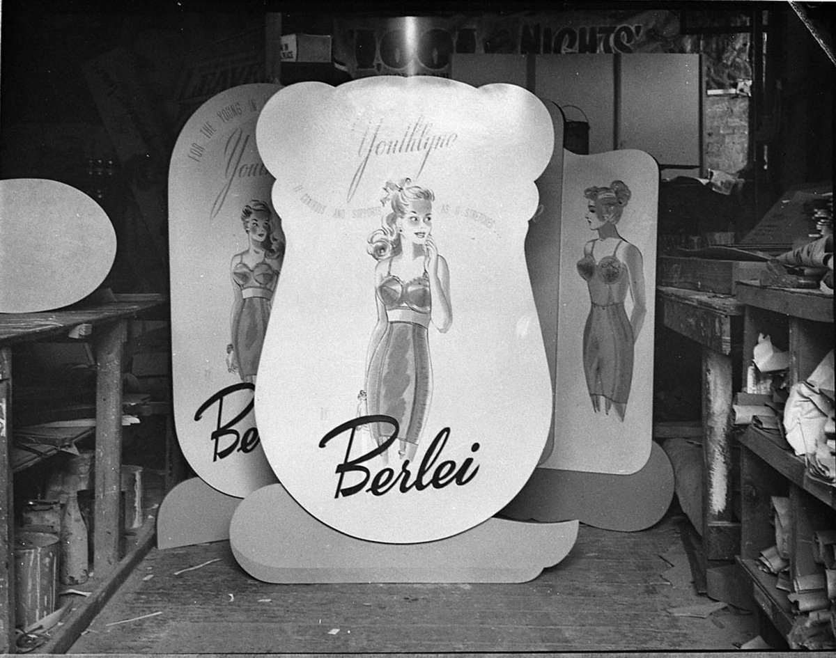 Berlei display (1948)