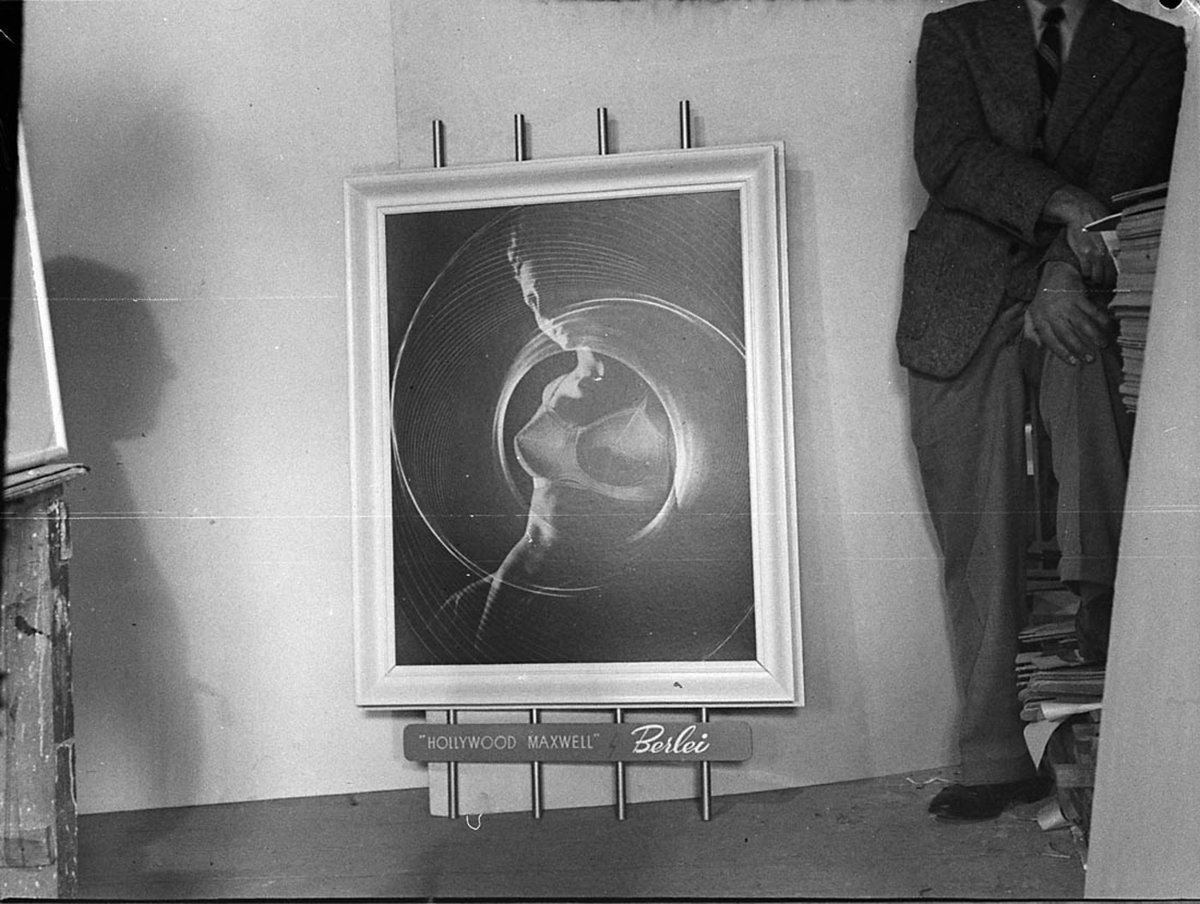 Berlei display (1948)