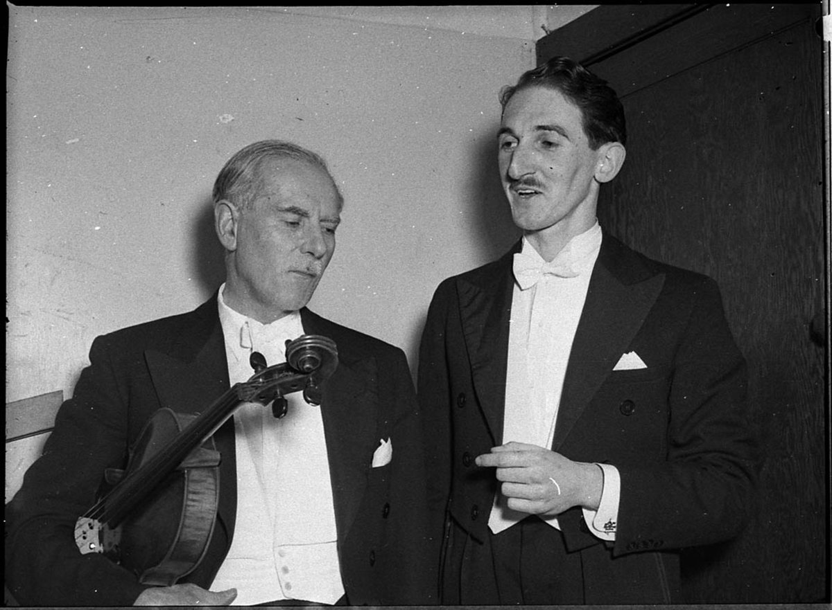 Bernard Shore and Raymond Fisher at Blackhall House (1956)