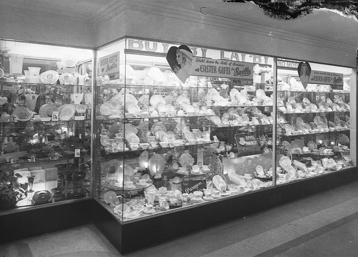 Brevilles windows Pitt Stret (1939)
