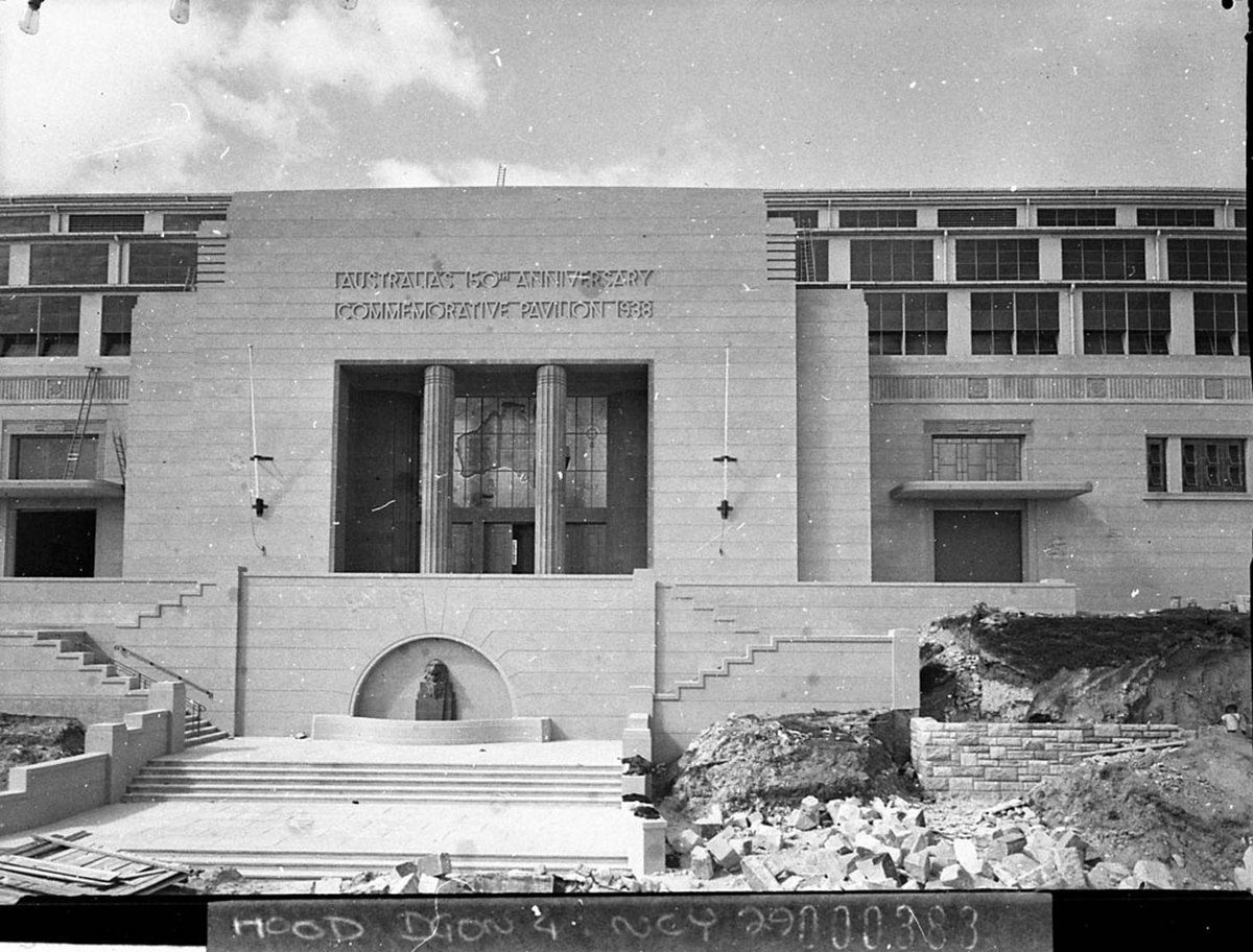 Building the Commemorative Pavilion at the Showground The entrance steps to the Commemorative Pavilion, Moore Park (1938)