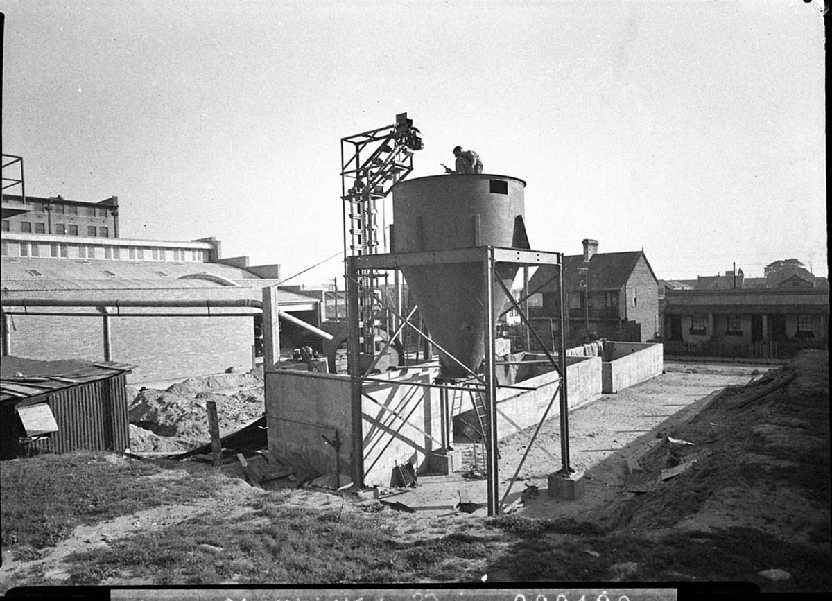 Cahills new factory under construction, Alexandria (1944)