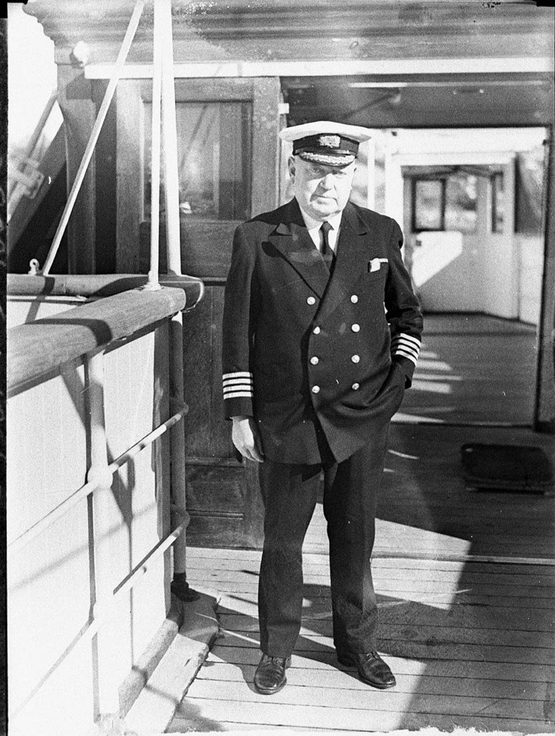 Captain of the Largs Bay (1935)