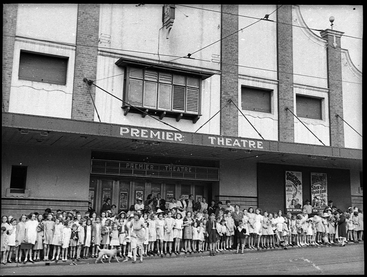 Childrens party at Premier Theatre Surry Hills (1942)