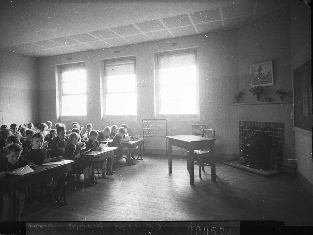 Classroom Maroubra Public School taken for the Teachers Federation (1946)