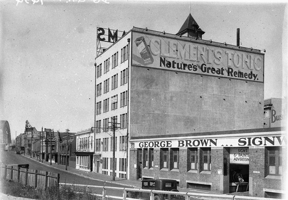 Clements Australian Drug Companys building general view looking towards the Bridge (1930s)