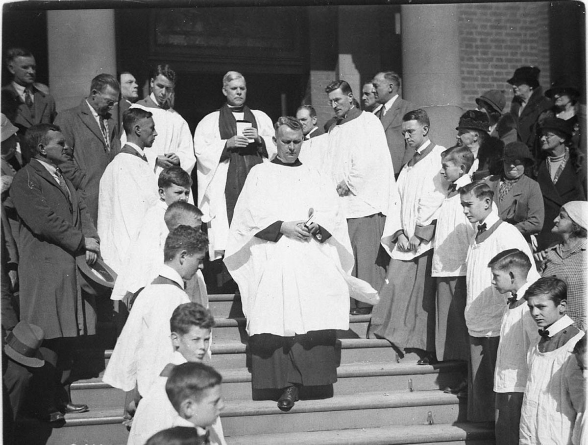 Clergy lead the procession (1925–57)