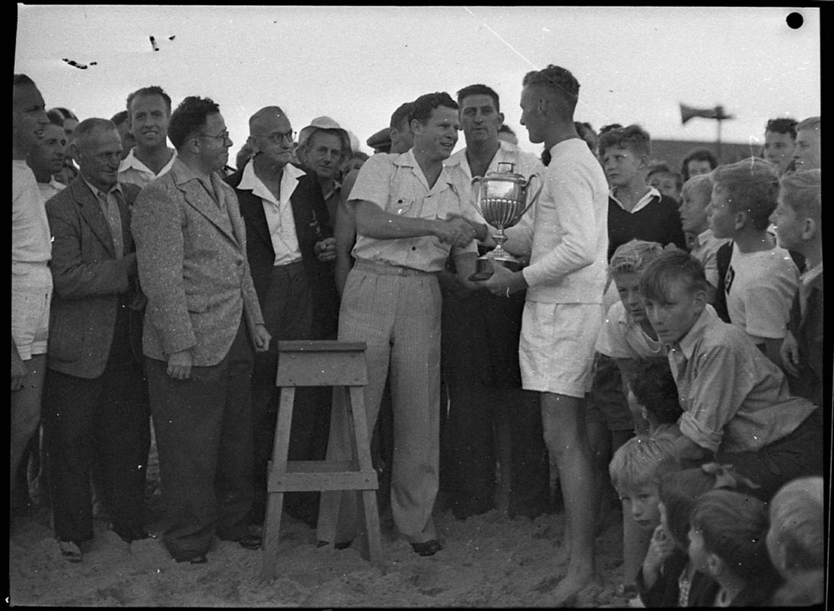 Collaroy surf carnival taken for Acme Theatres (1946)