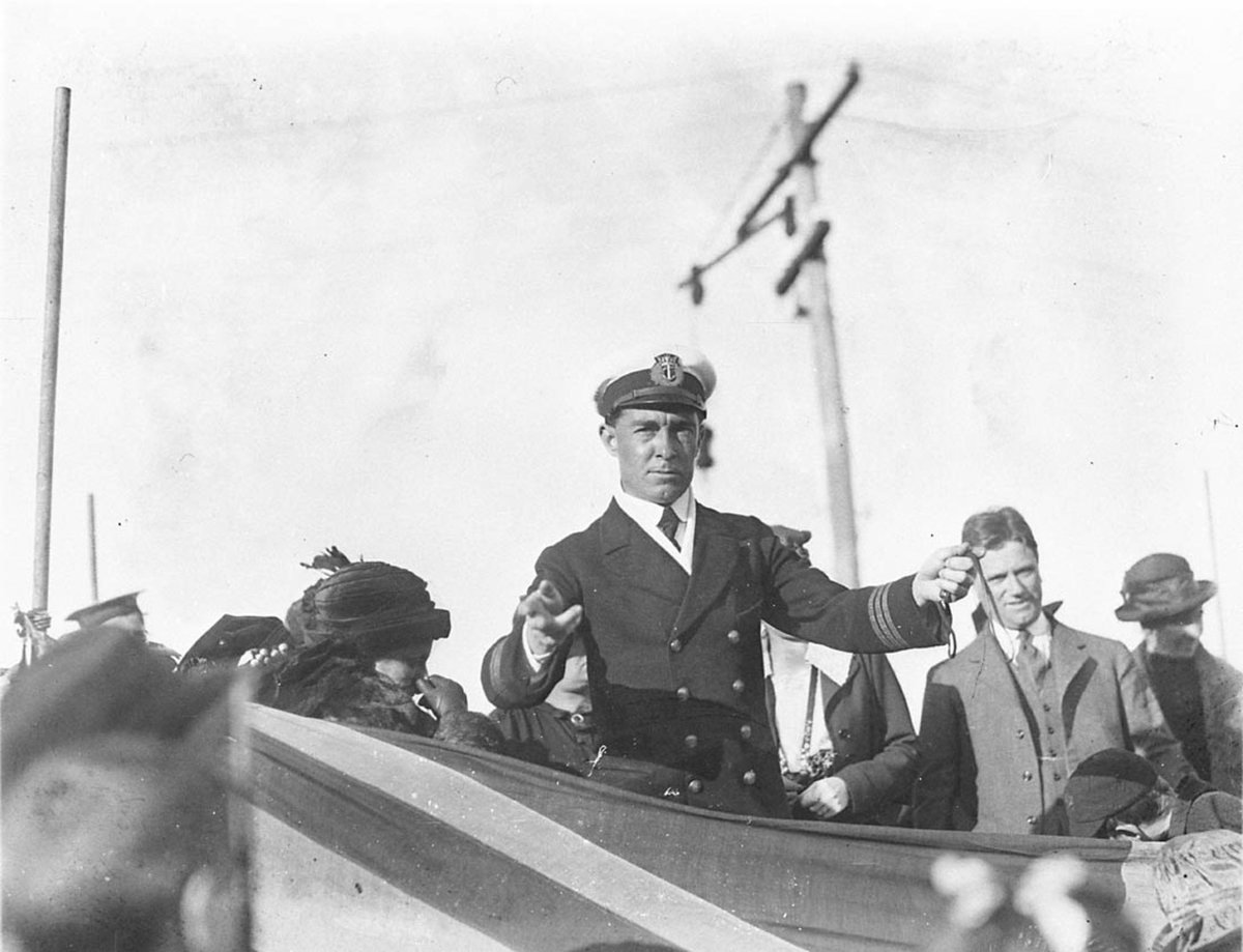 Commander Hammer speaking (1930s)
