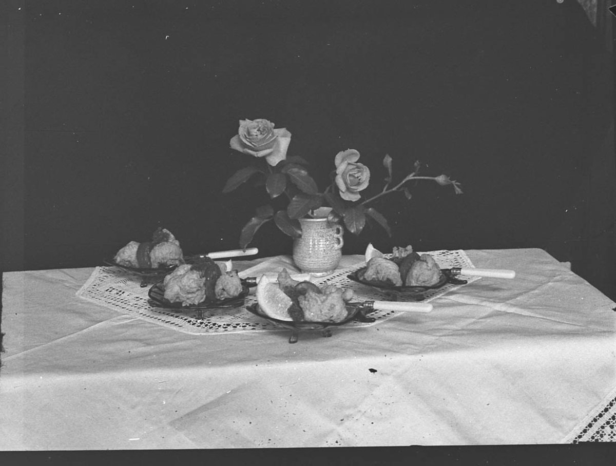 Cooking display taken for Mrs Brooks Smiths Weekly (1946)