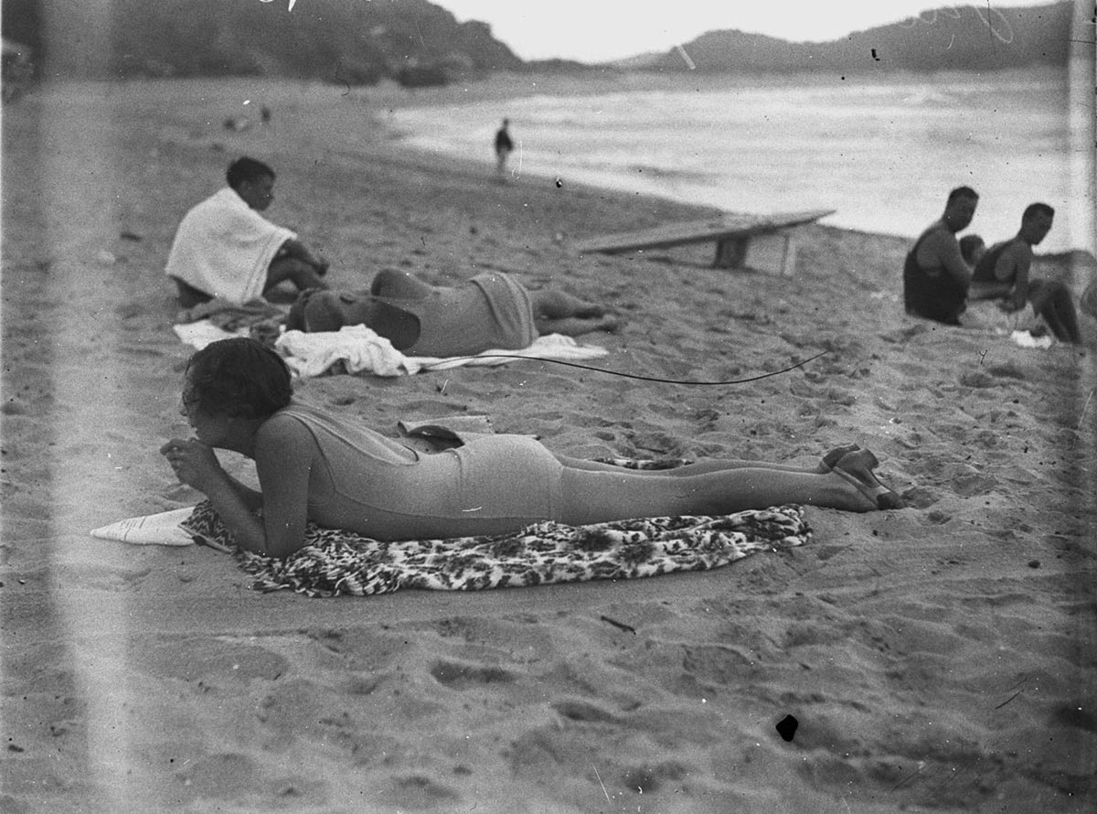 Country socialites (1930s)