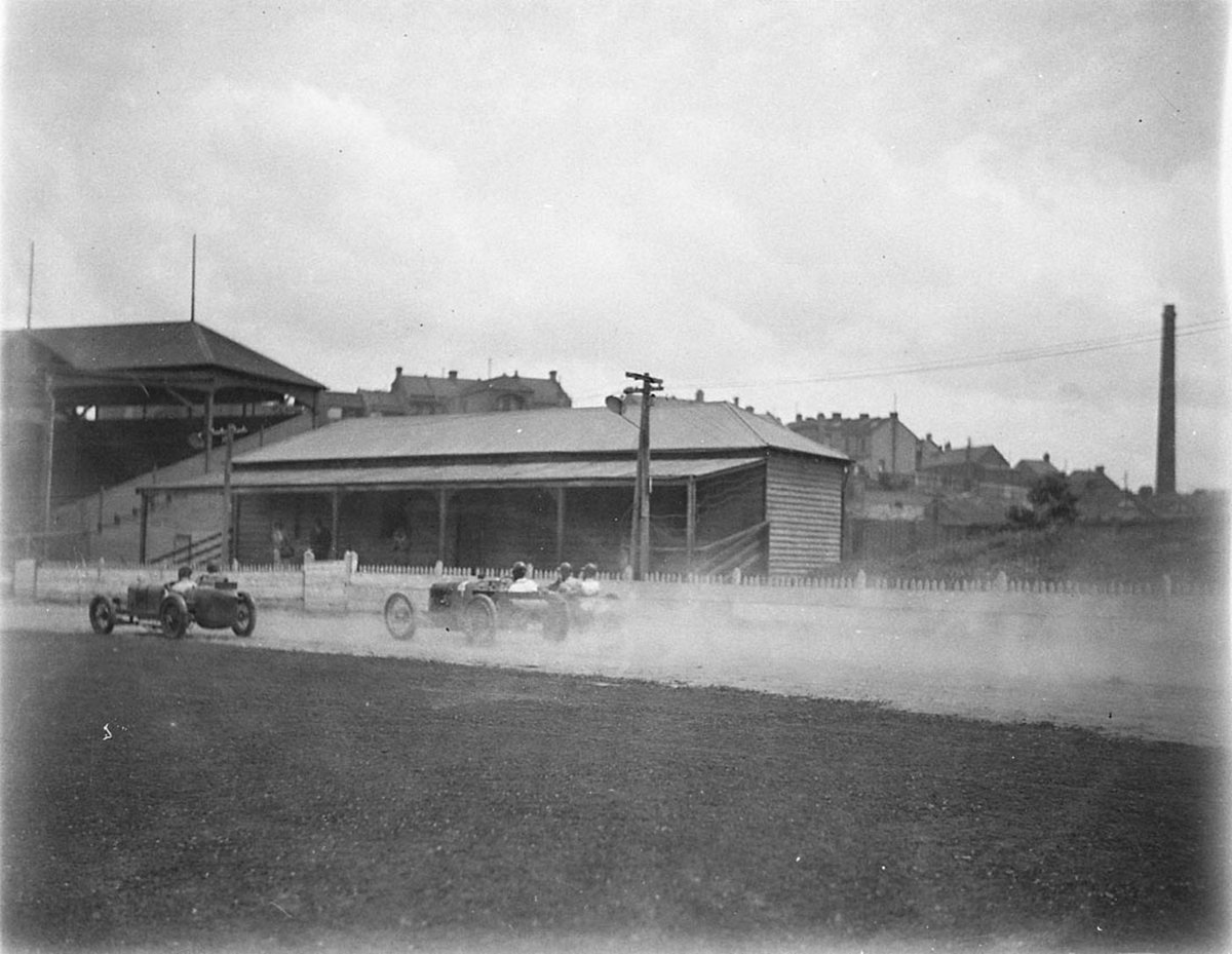 Daytime race for Cinesound Wentworth Autodrome Nov 1933
