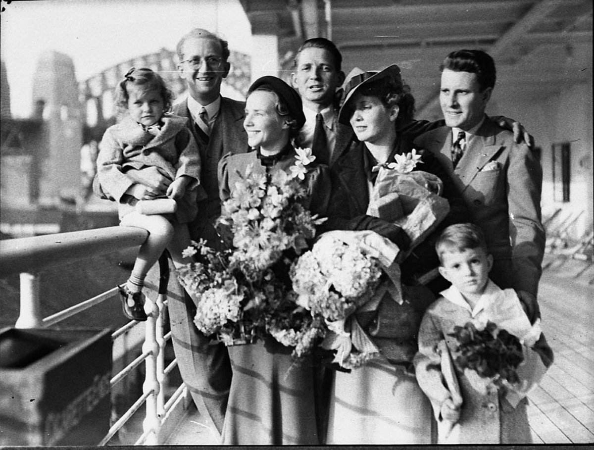 Departure of Strathnaver John Longden Cinesound, Sydney (1936)