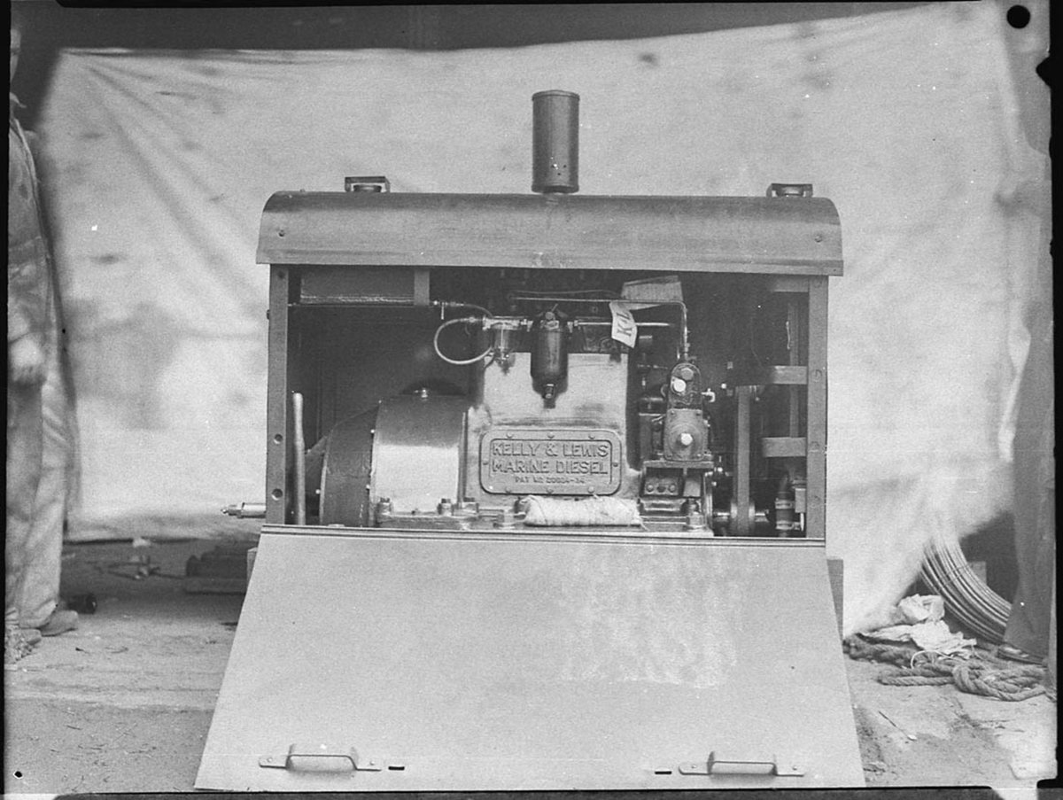 Diesel engine at Petersham (1937)