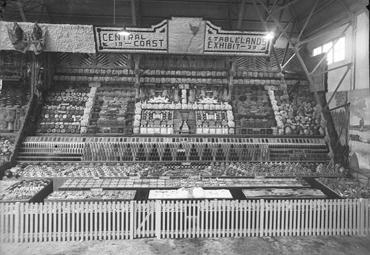 District exhibits Agricultural Hall (1939)