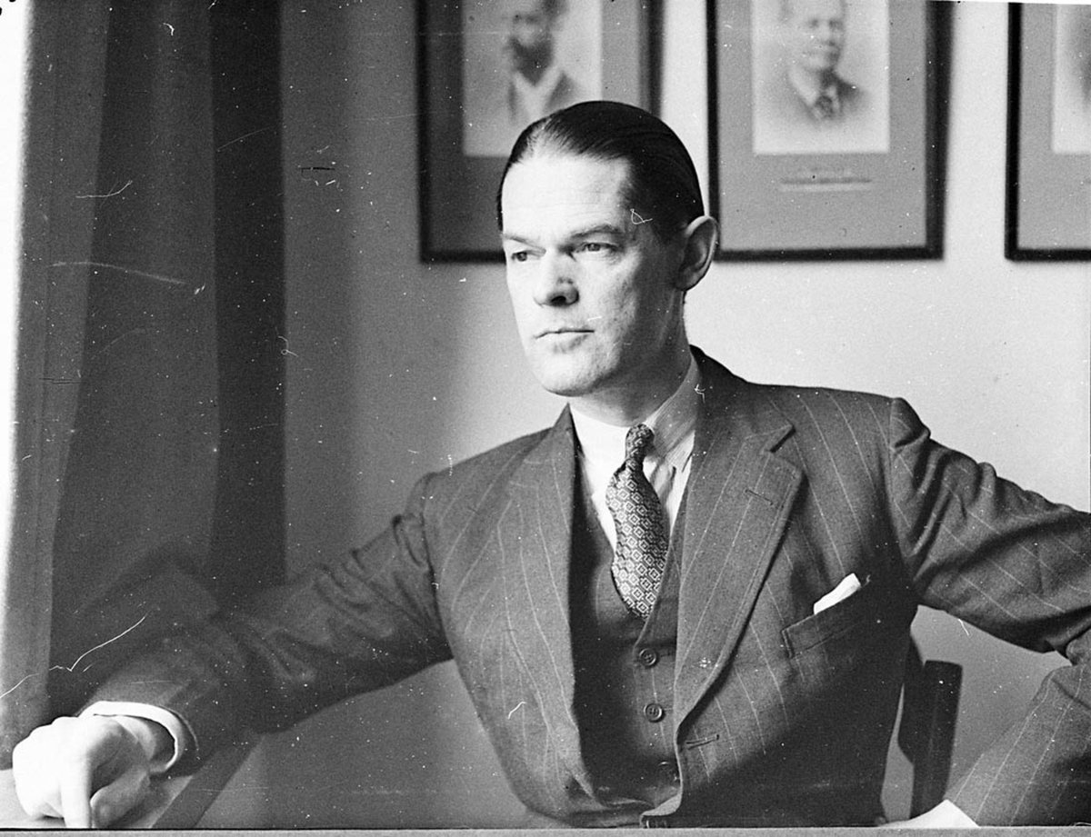 Dr Clunies Ross (1940)