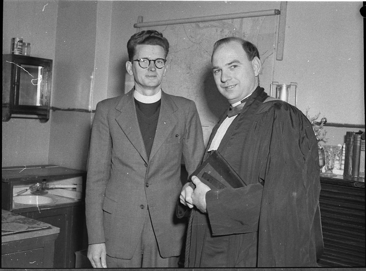 Dr Malcolm Mackay Minister of Scots Church Sydney and General Secretary of Australian Council for World Council of Churches at Central Methodist Mission (1956)