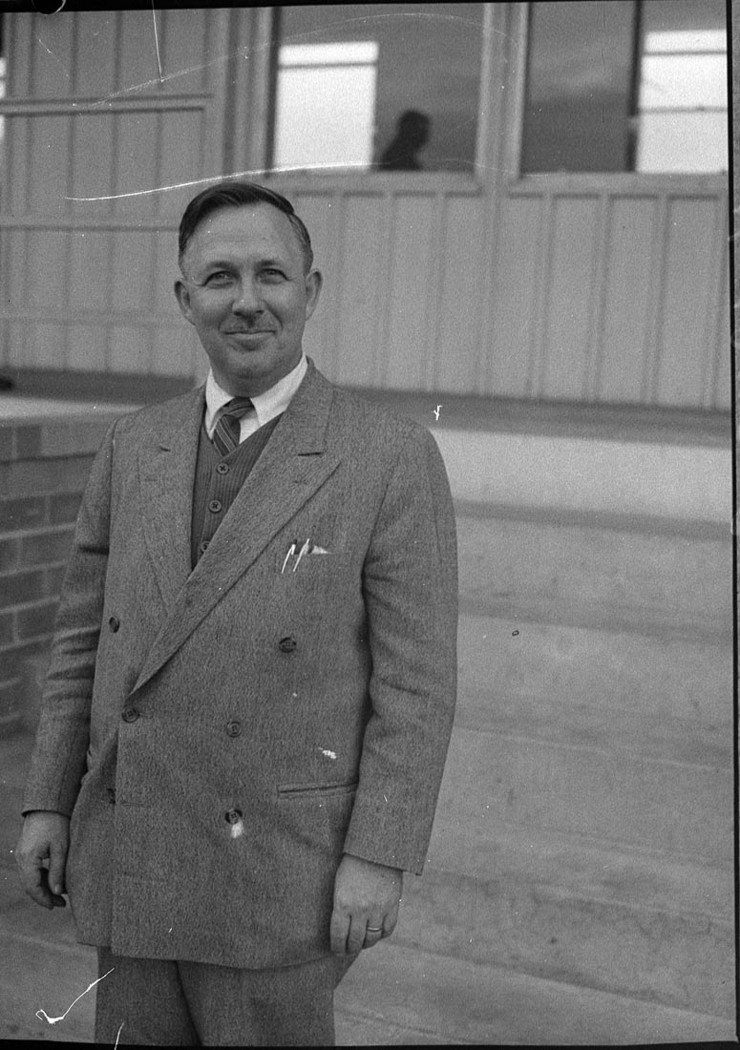 Dr TR Oliver Head of Dept of Speech at Pennsylvania Univ USA at Teachers College (1957)